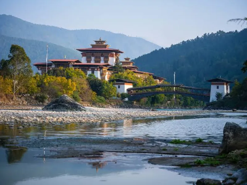 Punakha Dzong image 1