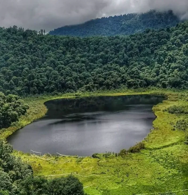 Khecheopalri Lake image 1