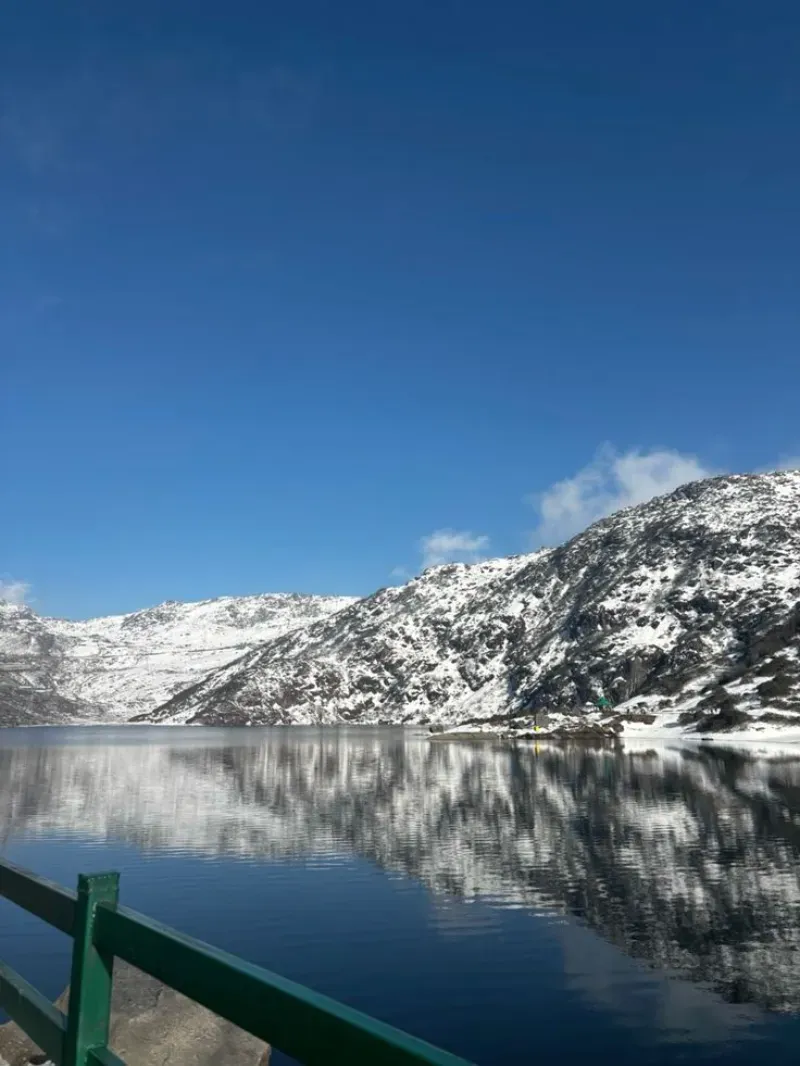 Tsomgo Lake image 2